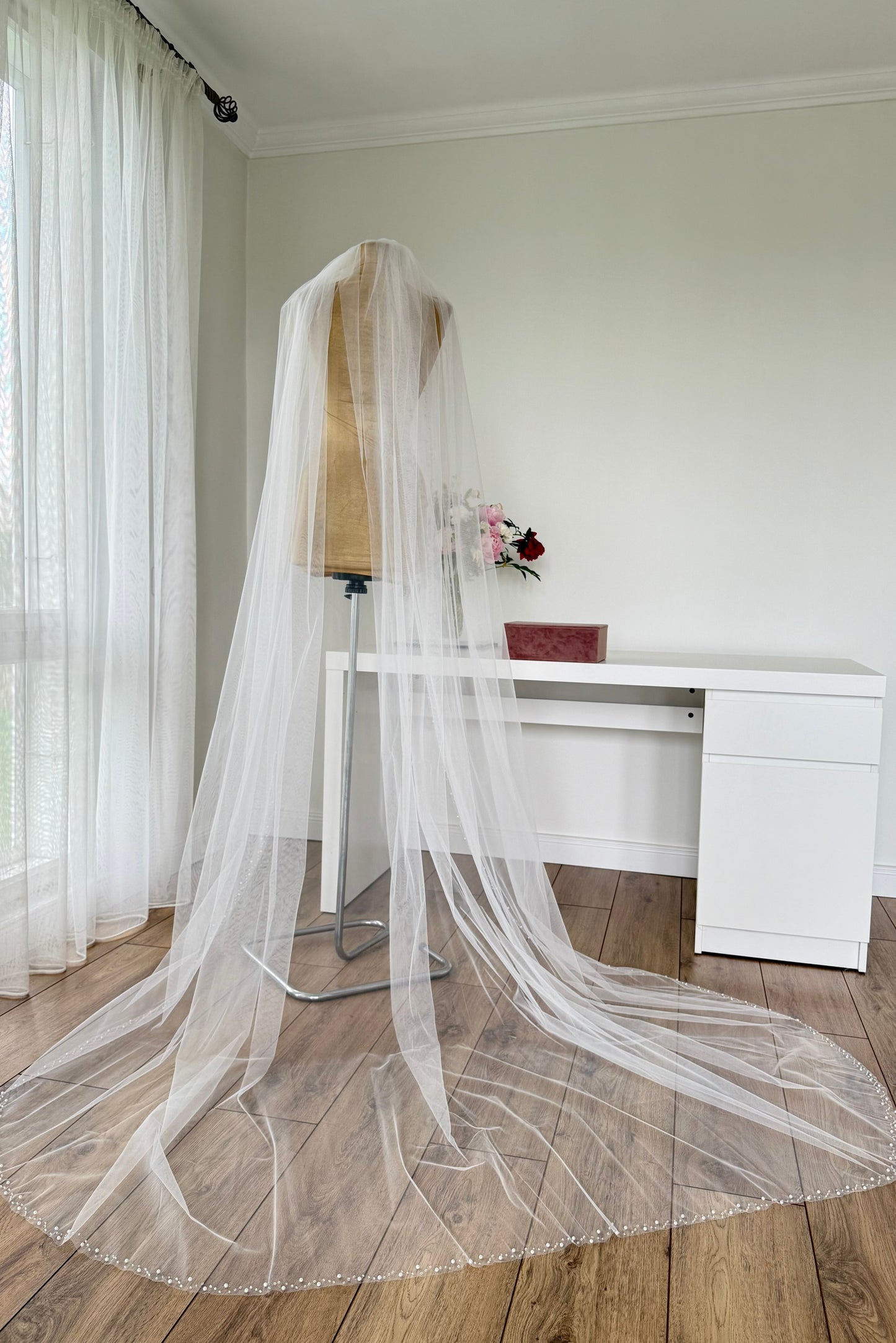 Voal pentru mireasă LUNELLE cu dantelă 2,5 x 3 m Ivory