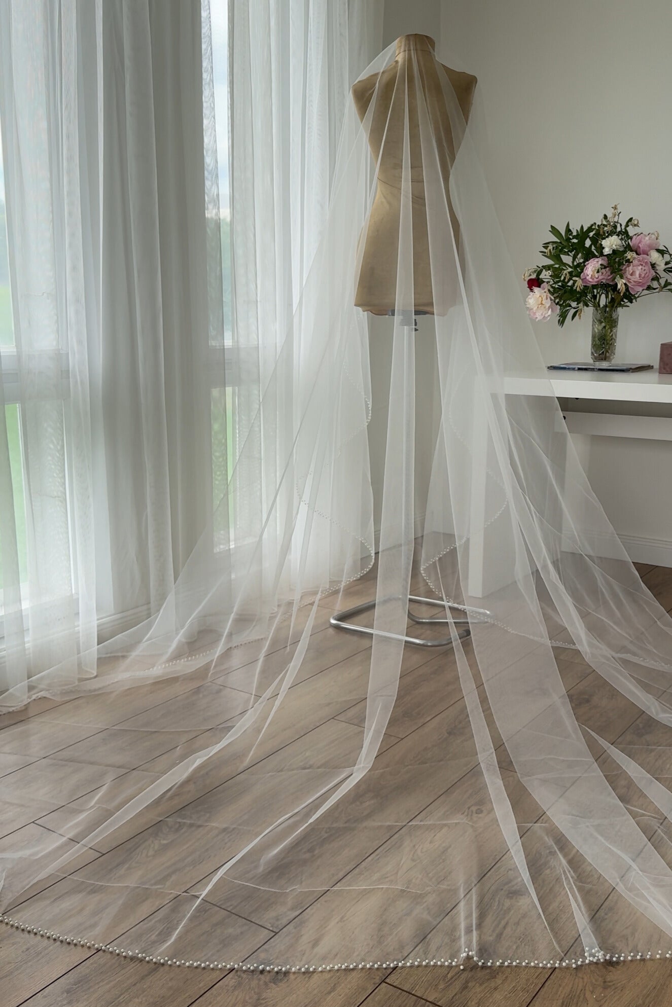Voal pentru mireasă SWANELLE cu dantelă 3 x 3 m Ivory